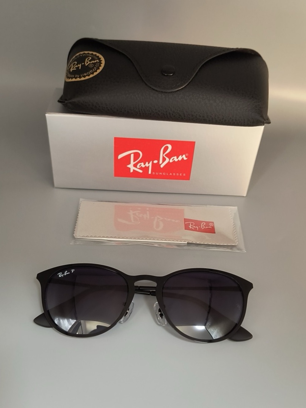 NWOT Ray-Ban RB3539 Black Frame Gray Gradient Lens 54-19 Unisex